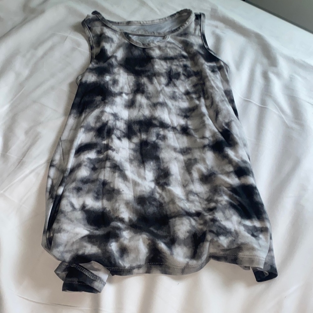 grey and white marble tank top